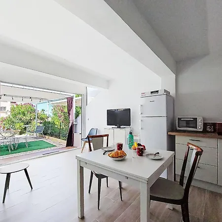 Apartamento L'etoile De La By Interhome